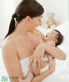 早產(chǎn)兒智力低下的表現(xiàn)是怎樣的？早產(chǎn)兒智力會(huì)低下嗎？