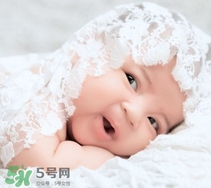 早產(chǎn)兒幾個月可以添加輔食？早產(chǎn)兒添加輔食需要延遲嗎？