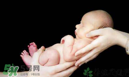 早產(chǎn)兒奶粉吃到什么時(shí)候？早產(chǎn)兒奶粉吃多久？