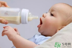 早產(chǎn)兒奶粉有必要嗎？早產(chǎn)兒可以吃普通奶粉嗎？