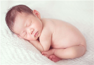 早產(chǎn)兒幾個月可以添加輔食？早產(chǎn)兒添加輔食需要延遲嗎？