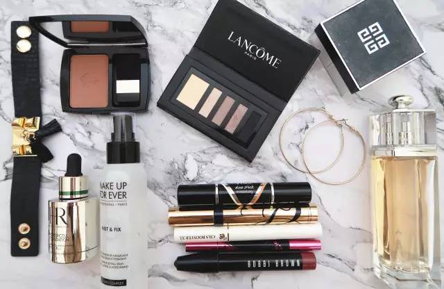 日韓妝容和歐美妝容哪個好看_畫法步驟圖解 日韓妝容和歐美妝容哪個好看_畫法步驟圖解