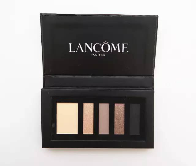 日韓妝容和歐美妝容哪個好看_畫法步驟圖解 日韓妝容和歐美妝容哪個好看_畫法步驟圖解