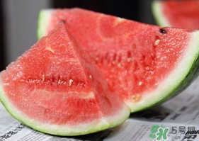 西瓜籽卡在喉嚨怎么辦？西瓜籽卡在氣管怎么辦？