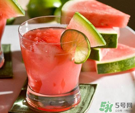 喝西瓜汁會(huì)胖嗎？西瓜汁的熱量是多少？