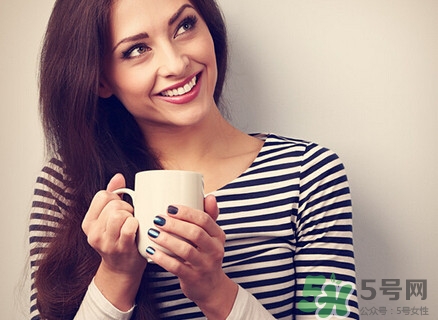 杜仲茶比較適合哪些人飲用？杜仲茶功效與作用有哪些？