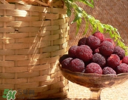 楊梅酒放糖好還是不放糖好？楊梅酒放什么糖好？