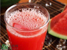 西瓜汁可以加牛奶嗎？西瓜汁和牛奶可以一起喝嗎？