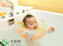 寶寶能用艾葉水洗澡嗎？嬰兒能用艾葉水洗澡嗎？