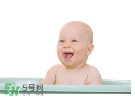 寶寶能用艾葉水洗澡嗎？嬰兒能用艾葉水洗澡嗎？