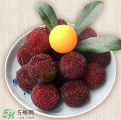 楊梅發(fā)霉了還能吃嗎？吃了發(fā)霉的楊梅會(huì)怎樣？