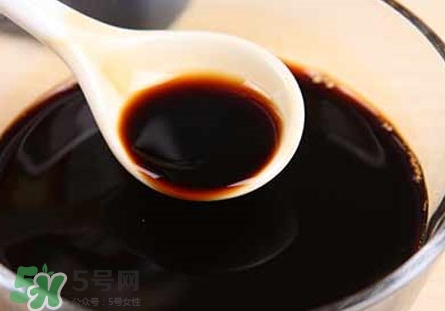 炒菜什么時(shí)候放醬油合適?炒菜什么時(shí)間放醬油最好? 炒菜什么時(shí)候放醬油合適?炒菜什么時(shí)間放醬油最好?