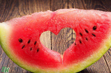 催熟的西瓜能吃嗎？催熟的西瓜吃了會怎樣？