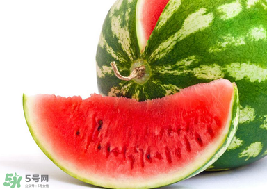 催熟的西瓜能吃嗎？催熟的西瓜吃了會怎樣？