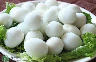 鵪鶉蛋能和胡蘿卜一起吃嗎？鵪鶉蛋能放多久？