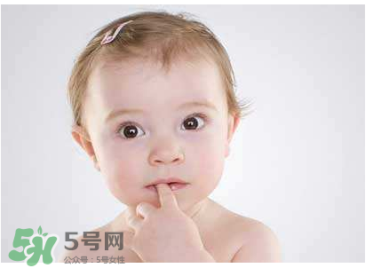 寶寶長牙的癥狀有哪些 寶寶長牙有什么癥狀? 寶寶長牙的癥狀有哪些 寶寶長牙有什么癥狀?