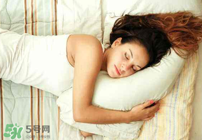 睡夠8個(gè)小時(shí)為什么還是困的不行？