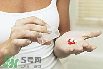 感冒藥飯前吃還是飯后吃？吃感冒藥會推遲月經(jīng)嗎？