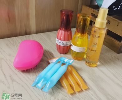 細(xì)軟發(fā)質(zhì)用什么洗發(fā)水 細(xì)軟發(fā)質(zhì)適合的洗發(fā)水 細(xì)軟發(fā)質(zhì)用什么洗發(fā)水 細(xì)軟發(fā)質(zhì)適合的洗發(fā)水