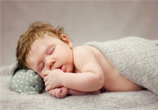 寶寶需要枕頭嗎？寶寶多大可以用枕頭？