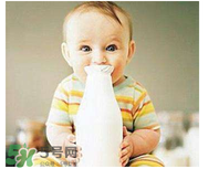 嬰幼兒奶粉為什么會(huì)有腥味 奶粉有腥味是正常的嗎？