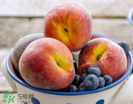 藍(lán)莓和桃子能一起吃嗎？藍(lán)莓和桃子能一塊吃嗎？