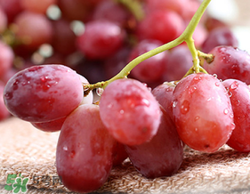 紅提怎么洗才干凈？紅提用鹽洗可以吃嗎？