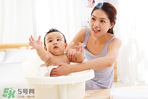 產(chǎn)后寶媽告訴你待產(chǎn)包需要準(zhǔn)備些什么 產(chǎn)后寶媽告訴你待產(chǎn)包需要準(zhǔn)備些什么