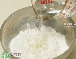 韭菜盒子用什么水和面？韭菜盒子和面用冷水還是熱水