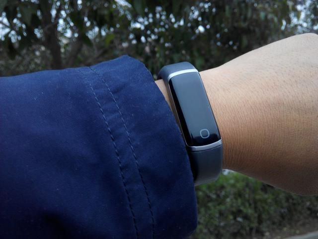 樂(lè)心手環(huán)怎么樣?ziva手環(huán)值得買(mǎi)嗎?