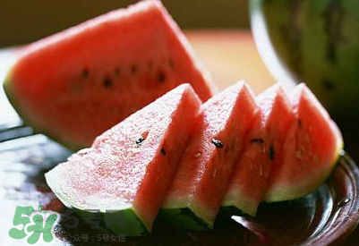 隔夜西瓜能吃嗎？吃隔夜西瓜有什么危害？