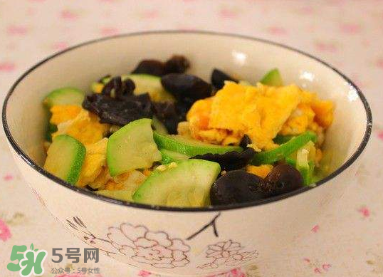 角瓜能和木耳一起吃嗎？角瓜和木耳能一起吃嗎？