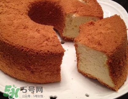 戚風蛋糕為什么要倒扣？戚風蛋糕倒扣方法