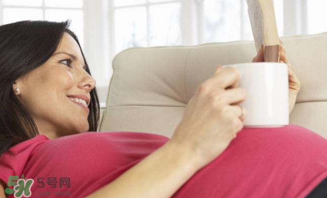 安滿和惠氏孕婦奶粉哪個(gè)好？安滿和惠氏孕婦奶粉的區(qū)別