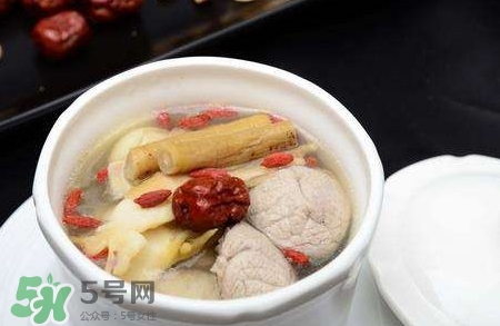 頭發(fā)干燥吃什么可以改善_頭發(fā)干燥吃什么水果好 頭發(fā)干燥吃什么可以改善_頭發(fā)干燥吃什么水果好