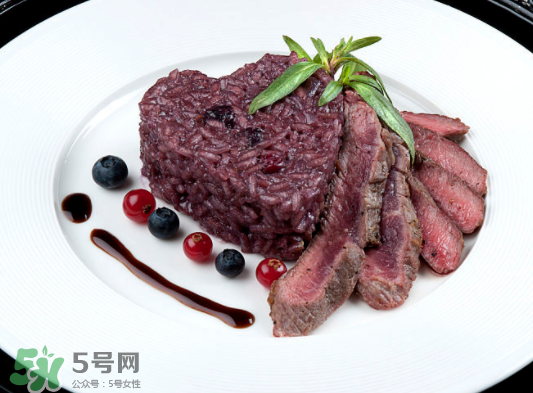 藍莓和牛肉能一起吃嗎？藍莓和牛肉會過敏嗎？