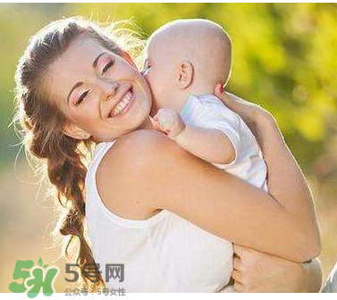 孕婦洗頭可以用護發(fā)素嗎？孕婦洗頭要不要用護發(fā)素？