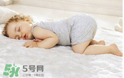 什么時候給寶寶剪指甲？寶寶多大可以剪指甲？