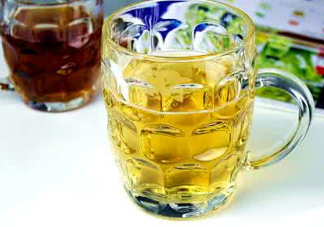 菠蘿啤含不含酒精？菠蘿啤是啤酒還是飲料