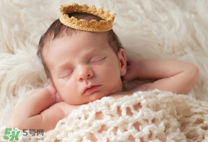 母乳喂養(yǎng)會胸下垂嗎？母乳喂養(yǎng)胸部下垂怎么辦？