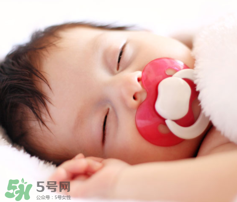 母乳喂養(yǎng)胸會變小嗎？母乳喂養(yǎng)胸會不會變??？