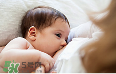 新生兒能用母乳洗臉嗎？新生兒能用母乳擦臉嗎？