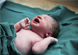 新生兒能用母乳洗臉嗎？新生兒能用母乳擦臉嗎？