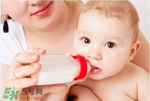 八月份可以斷奶嗎？8月份可以斷奶嗎？