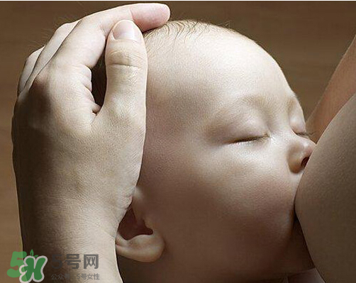 八月份可以斷奶嗎？8月份可以斷奶嗎？