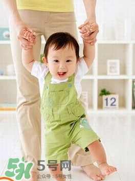 怎么糾正寶寶內(nèi)八字腳？寶寶八字腳幾歲前可以糾正？