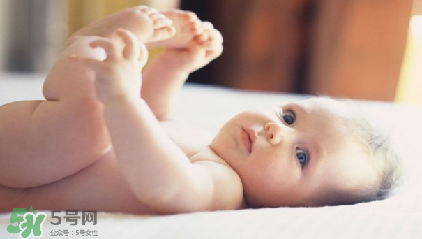 寶寶發(fā)燒可以擦清涼油嗎？寶寶發(fā)燒擦清涼油有副作用嗎？