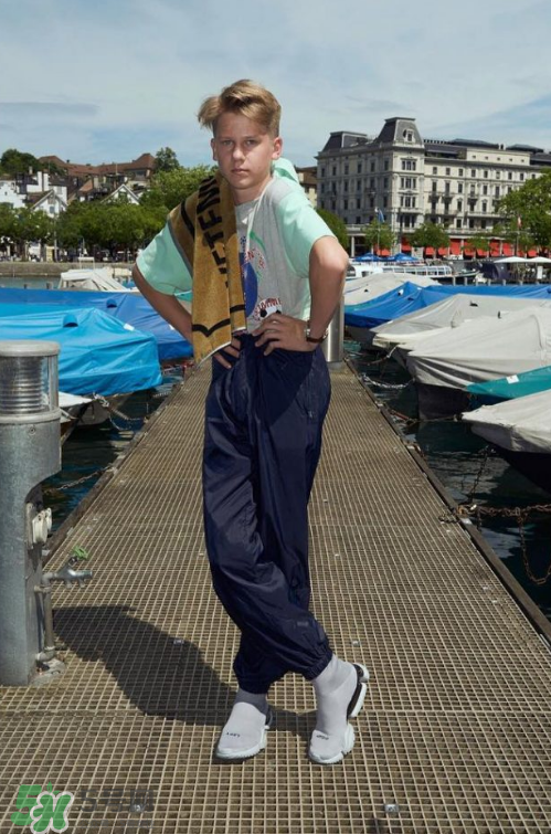 vetements與reebok銳步聯(lián)名sock trainer襪子鞋怎么樣_好看嗎？