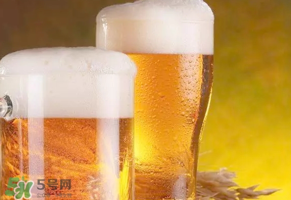 啤酒打開了隔夜還能喝嗎？喝隔夜的啤酒有什么危害？