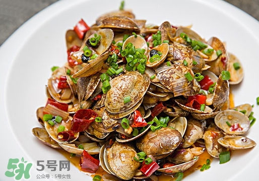 花甲泡了一夜還能吃嗎？花甲泡了一夜吃了會(huì)怎樣